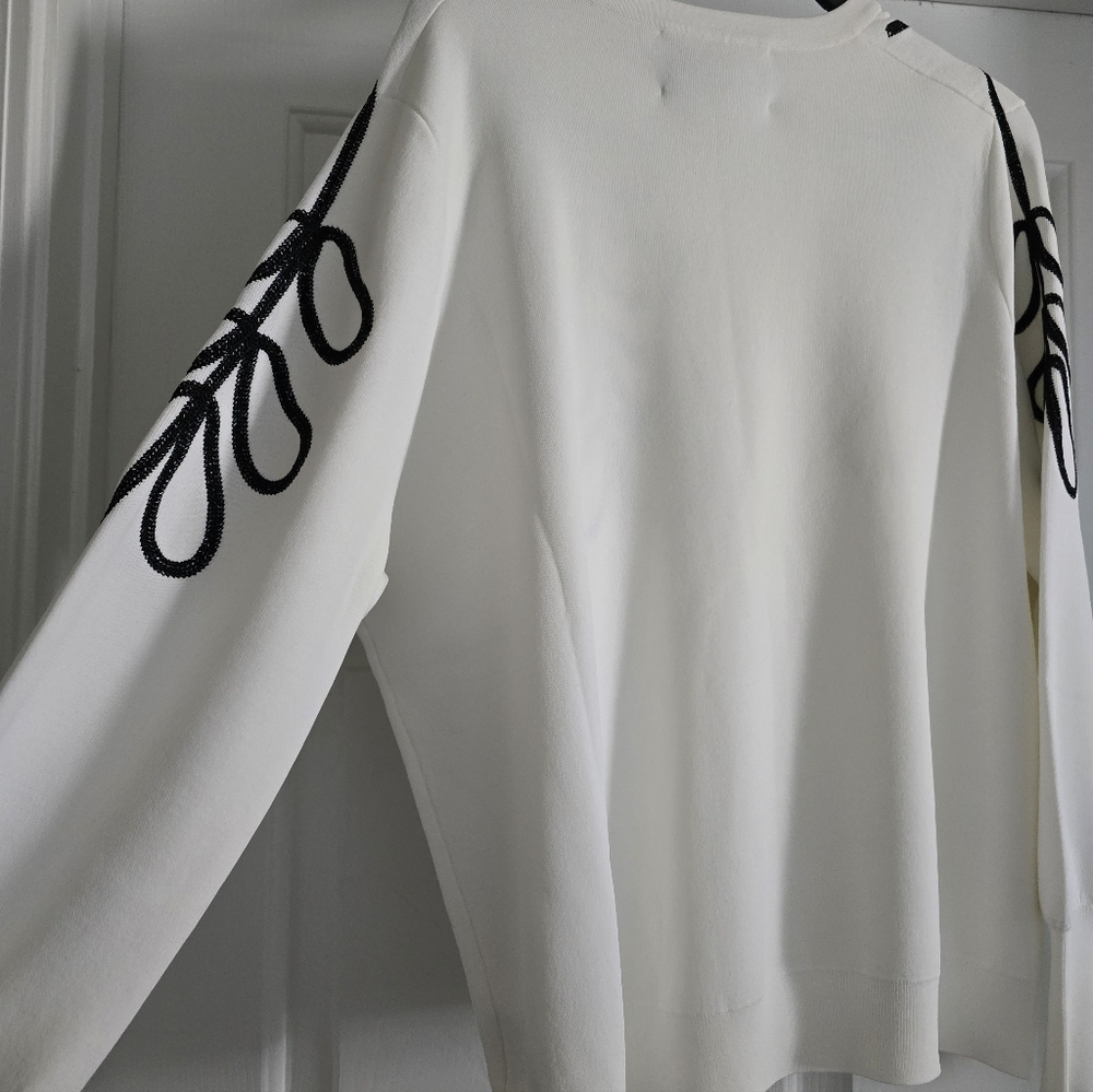 Aleeza Paris White Sweater with Black Leaf Design - Picture 5 of 6